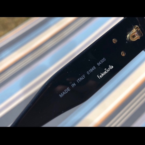 Chanel Vintage 1993 Runway Black CC Logo Lens Editorial Oversized Sunglasses - Picture 14 of 17